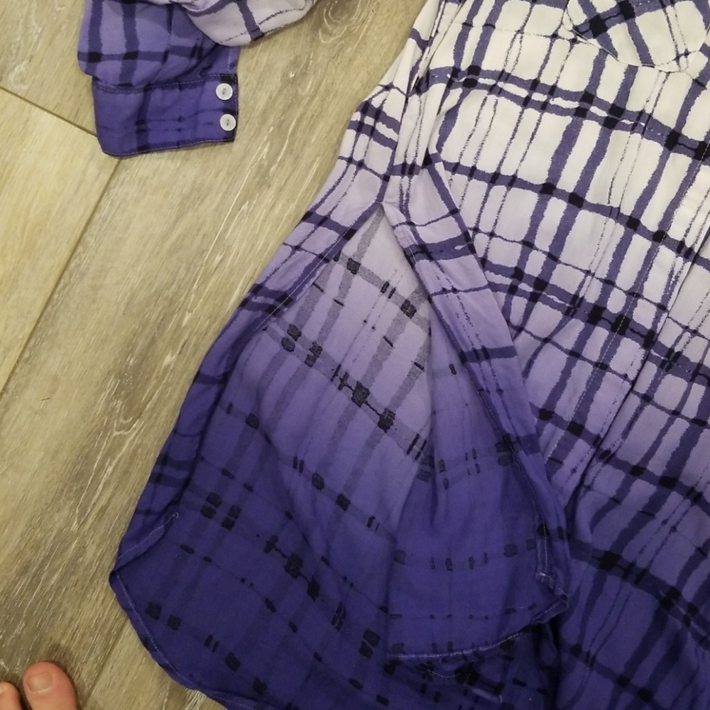 Violet Color Tunic Button Down Size Medium - image 3